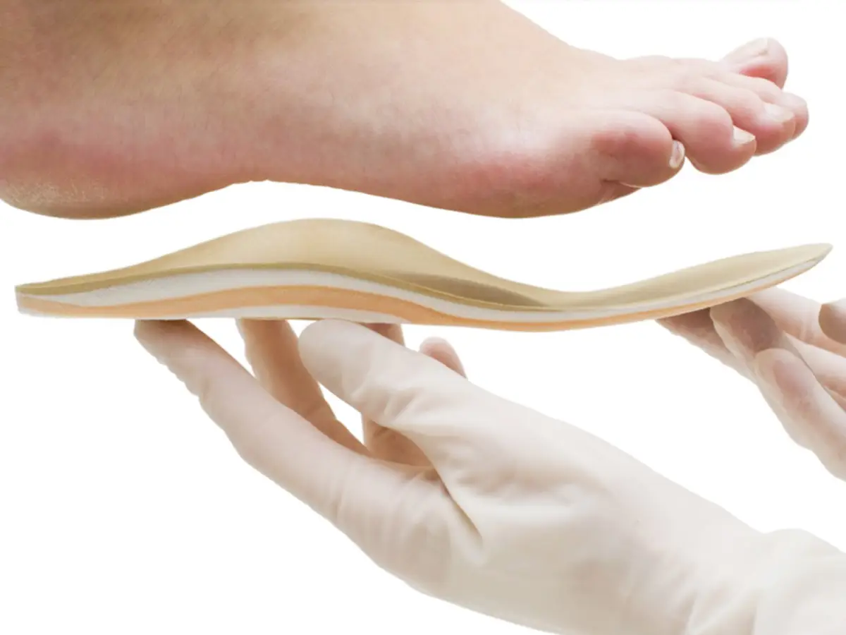 Palmilhas ortopédicas - Podoposturologia - Thais Hypolito